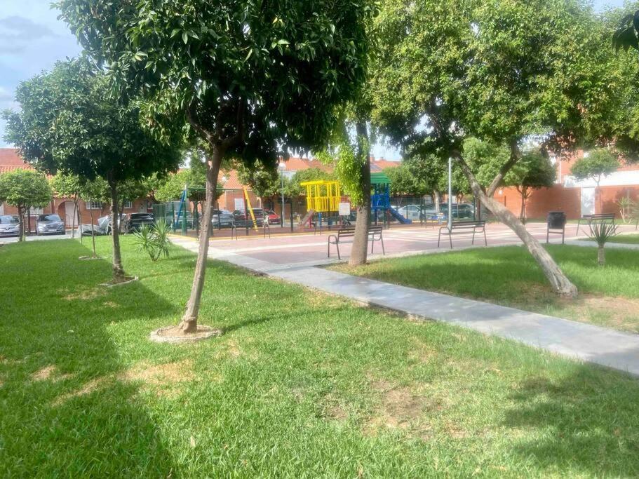 Casa Fibes - Congresos Parking Y Alberca Villa Seville Ngoại thất bức ảnh